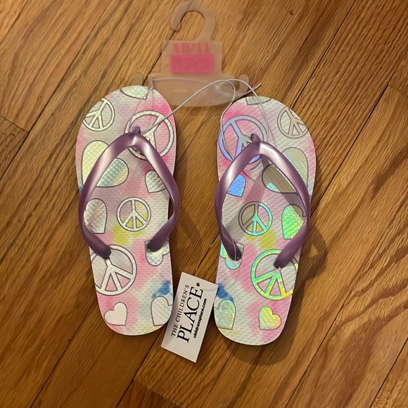 The Children Place peace sign flip flops, size 10/11, color purple - Picture 2 of 15